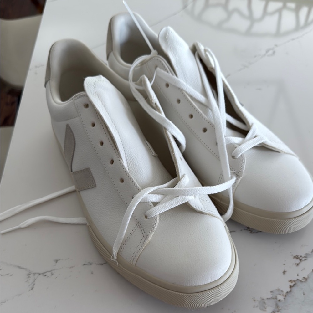 White Sneakers with light grey accent